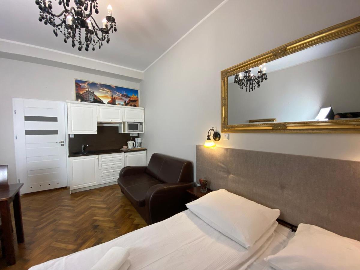 P&J Apartamenty Sw. Krzyza Krakow Ngoại thất bức ảnh