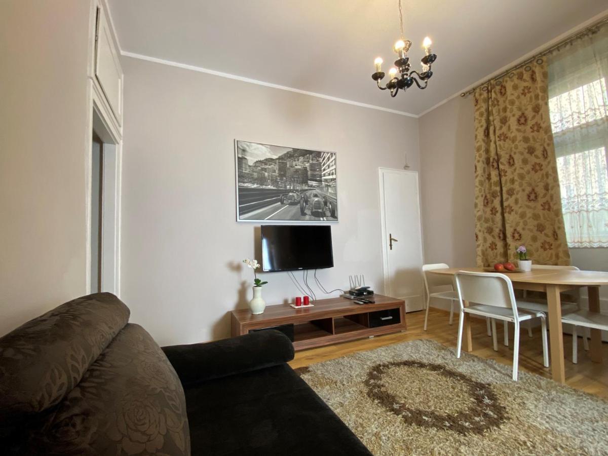 P&J Apartamenty Sw. Krzyza Krakow Ngoại thất bức ảnh